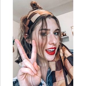 The cutest silky scarf